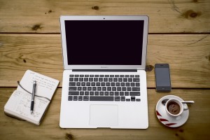 coffee-apple-iphone-laptop-highres