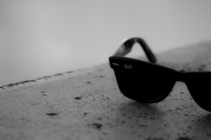 sunglasses-bw-summer-highres